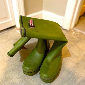 green wellies, size 8